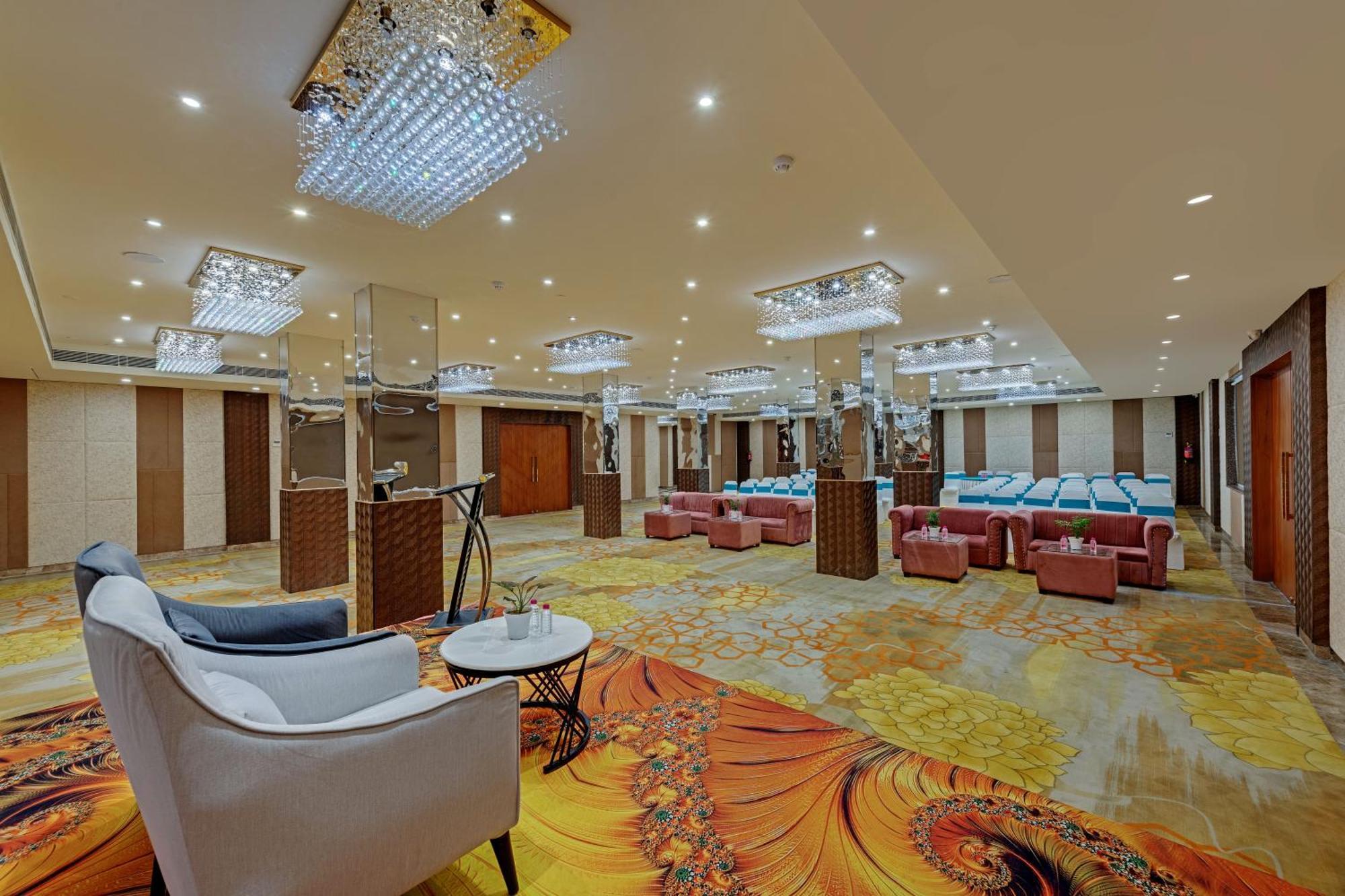 Click Collection Grand Gateway Varanasi Exterior foto