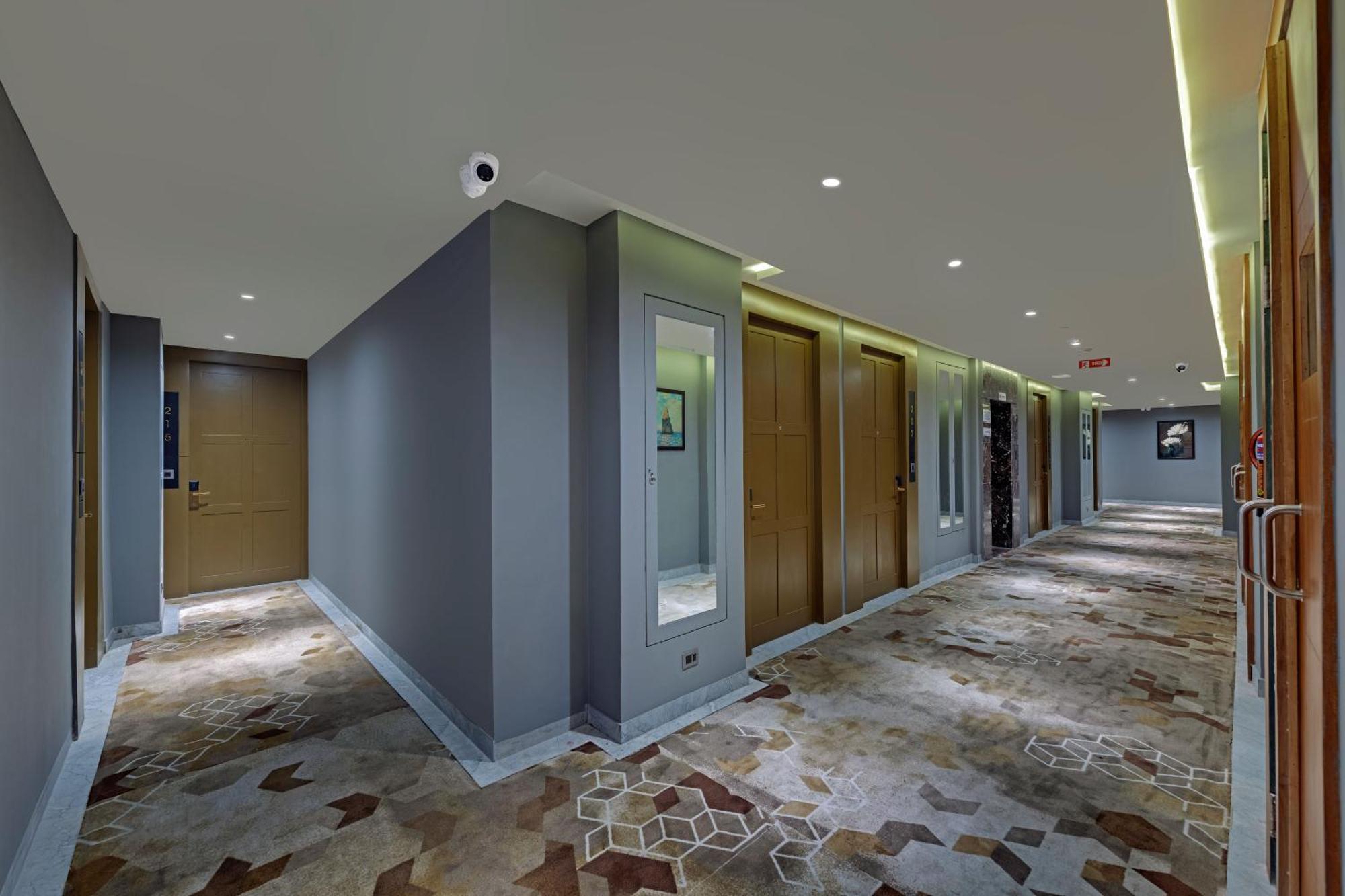 Click Collection Grand Gateway Varanasi Exterior foto