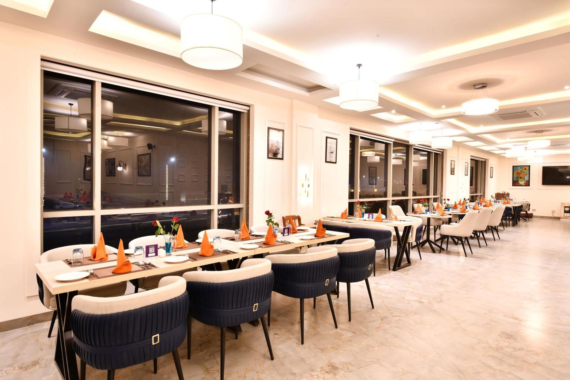 Click Collection Grand Gateway Varanasi Exterior foto